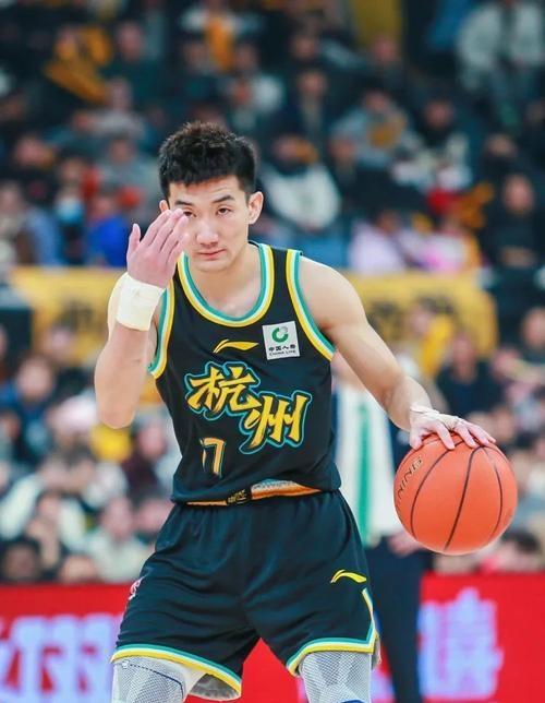 山东队鏖战江苏队，胡金秋刷新纪录