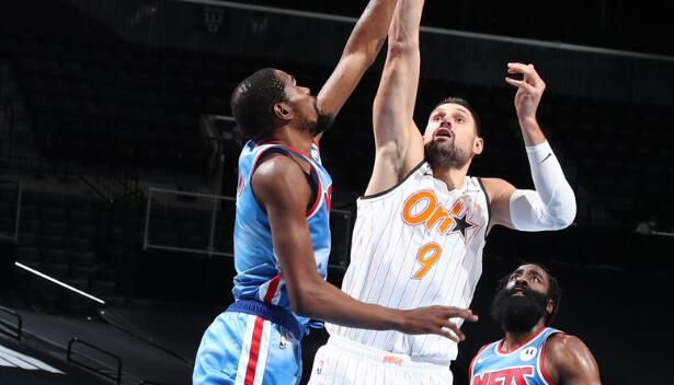 新疆队翻盘篮网,武切维奇统治全场 新疆队翻盘篮网,武切维奇统治全场